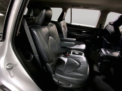 Used 2024 Toyota Grand Highlander AWD image 20