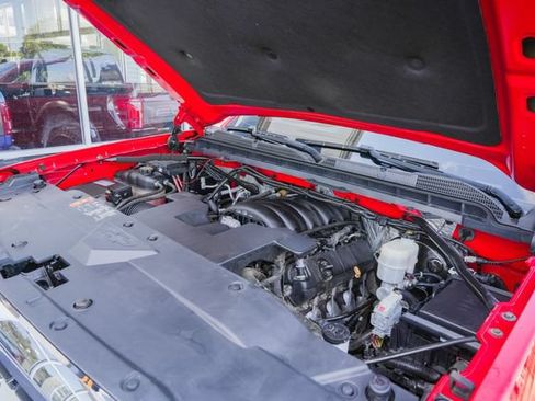 Used 2018 Chevrolet Silverado 1500 LT AWD/4WD image 28