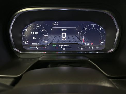 Used 2024 GMC Yukon AT4 w/ Technology Package image 14