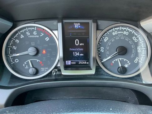 Used 2022 Toyota Tacoma SR5 RWD image 17