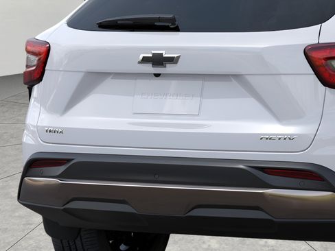 New 2026 Chevrolet Trax ACTIV w/ Sunroof Package FWD image 14