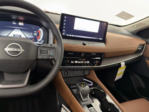 New 2026 Nissan Rogue Platinum w/ Platinum Premium Package image 18