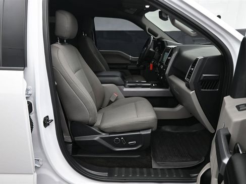Used 2018 Ford F150 XLT w/ Equipment Group 302A Luxury RWD image 9