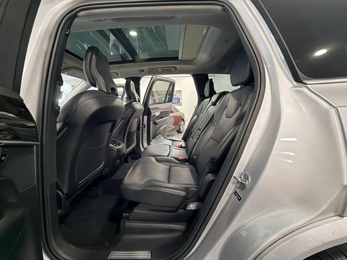 Used 2019 Volvo XC90 T5 Momentum FWD image 15