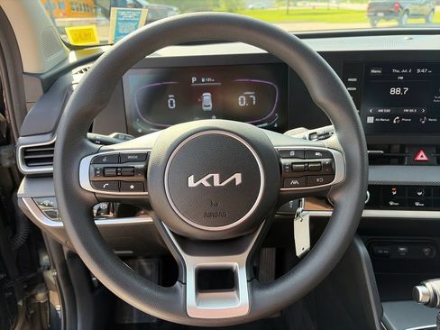 Used 2024 Kia Sportage LX FWD image 24