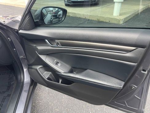 Used 2018 Honda Accord Sport image 7