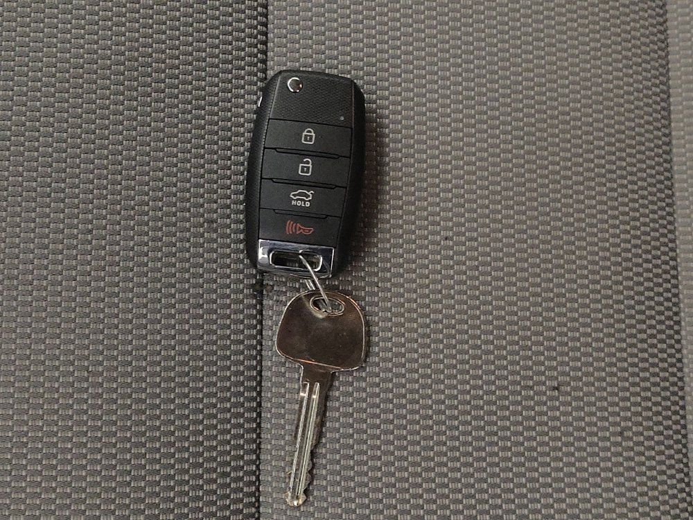Used 2017 Kia Forte LX FWD image 32