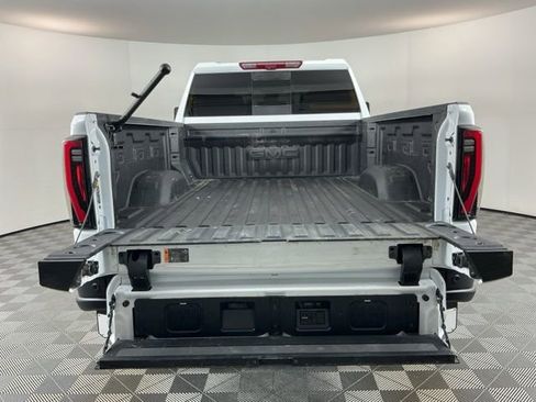 Used 2025 GMC Sierra 2500 AT4X w/ AT4X AEV Edition image 8