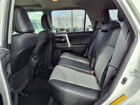 Used 2020 Toyota 4Runner SR5 Premium w/ Moonroof Package RWD image 19
