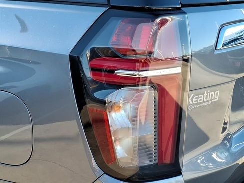 Used 2021 Chevrolet Tahoe Premier w/ Premium Package image 12