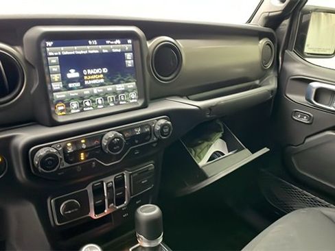Used 2021 Jeep Gladiator Willys image 18