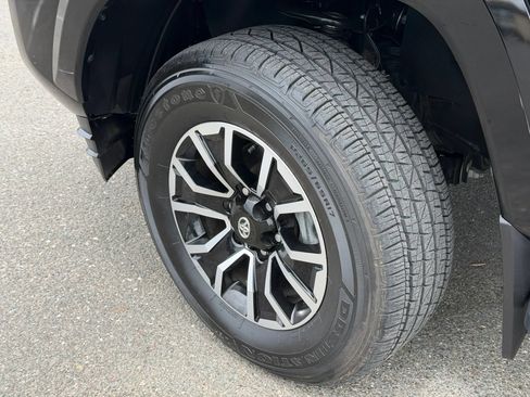 Used 2023 Toyota Tacoma TRD Sport w/ Black Out Package (TMS) AWD/4WD image 16