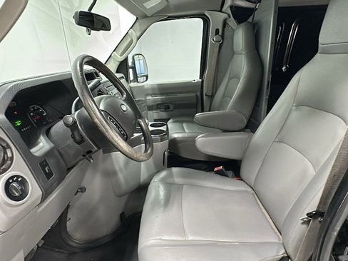 Used 2014 Ford E-150 and Econoline 150 w/ Power Group image 9