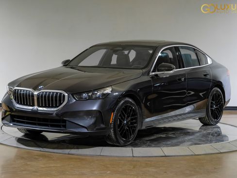 Used 2025 BMW 530i RWD image 8
