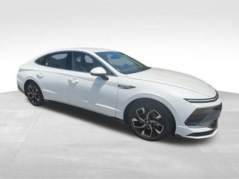 Certified 2024 Hyundai Sonata SEL FWD image 2