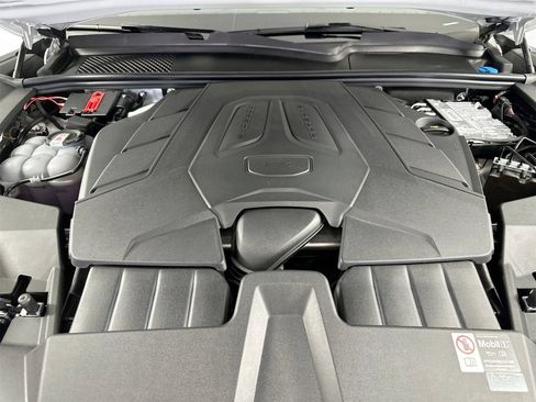 Certified 2025 Porsche Cayenne Coupe image 41