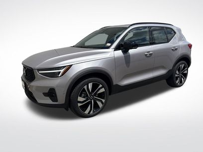 New 2026 Volvo XC40 B5 Ultra w/ Climate Package