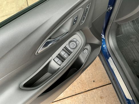 Used 2023 Buick Encore GX Essence w/ Experience Buick Package image 15