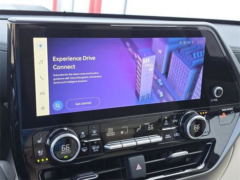 Certified 2025 Toyota Highlander Limited image 20