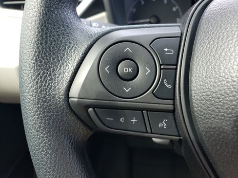Used 2025 Toyota Corolla LE FWD image 14