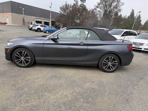 Used 2020 BMW 230i Convertible w/ Premium Package image 2