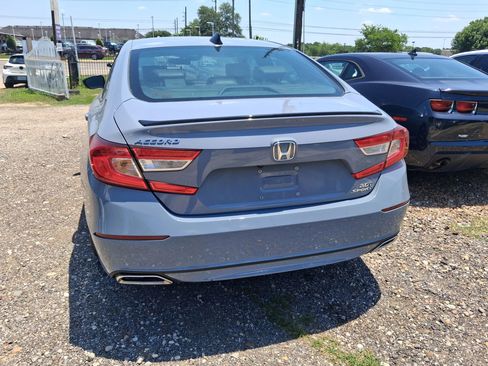 Used 2021 Honda Accord Sport image 2