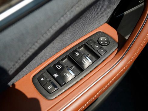 Used 2023 Maserati Levante GT AWD/4WD image 23