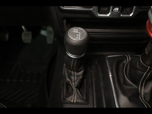 Used 2018 Jeep Wrangler Unlimited Sahara w/ Safetytec Group AWD/4WD image 21