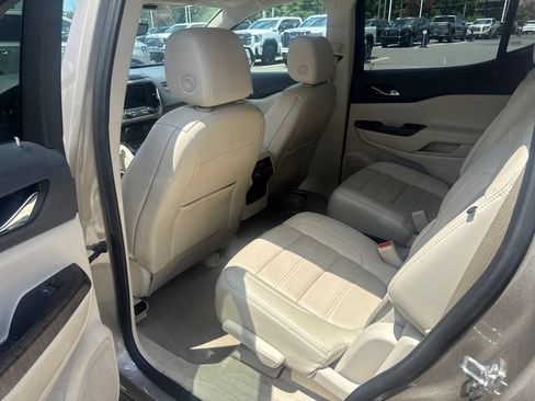Used 2022 GMC Acadia Denali w/ Denali Technology Package AWD/4WD image 13