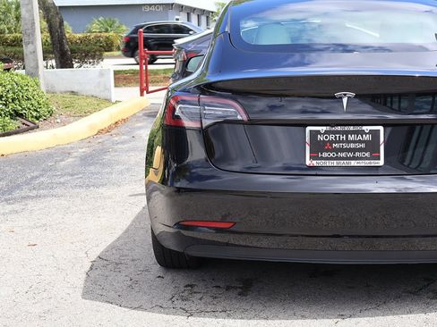 Used 2021 Tesla Model 3 Standard Range Plus image 16