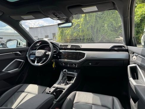 Certified 2025 Audi Q3 2.0T Premium image 19