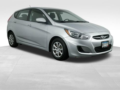 Used 2014 Hyundai Accent GS FWD image 2