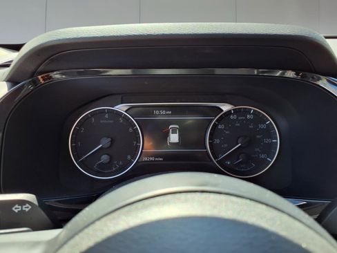 Used 2024 Nissan Pathfinder SV image 13