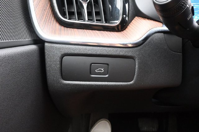 Used 2023 Volvo XC60 B5 Plus w/ Climate Package AWD/4WD image 27
