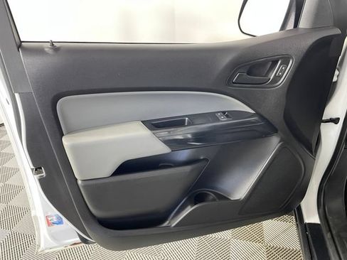 Used 2018 Chevrolet Colorado W/T AWD/4WD image 13