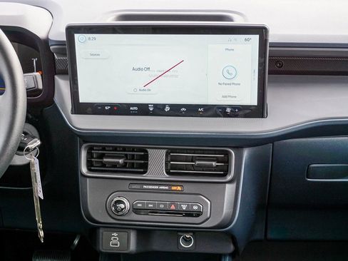 New 2025 Ford Maverick XL image 15