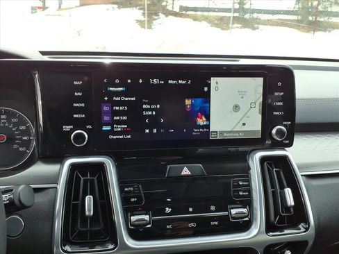 Used 2022 Kia Sorento SX image 22