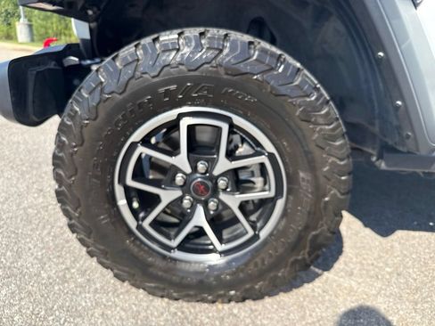 Used 2024 Jeep Wrangler Unlimited Rubicon w/ Technology Group AWD/4WD image 20