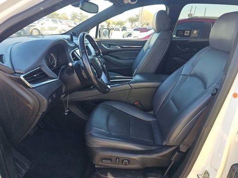 Used 2022 Buick Enclave Essence image 22