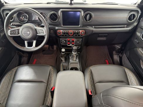 Used 2023 Jeep Gladiator Overland AWD/4WD image 16