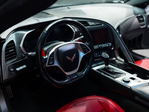 Used 2019 Chevrolet Corvette Z06 w/ Z07 Performance Package RWD image 31
