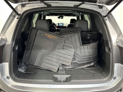 Certified 2025 Honda Pilot TrailSport image 32