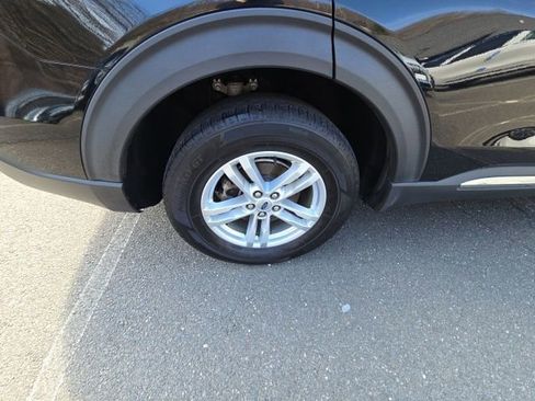 Used 2020 Ford Explorer XLT w/ Comfort Package image 11