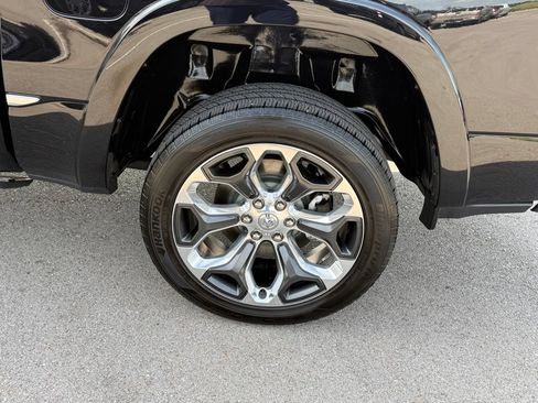 Used 2022 RAM 1500 Limited AWD/4WD image 40
