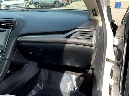 Used 2019 Ford Fusion SE w/ Equipment Group 151A image 16