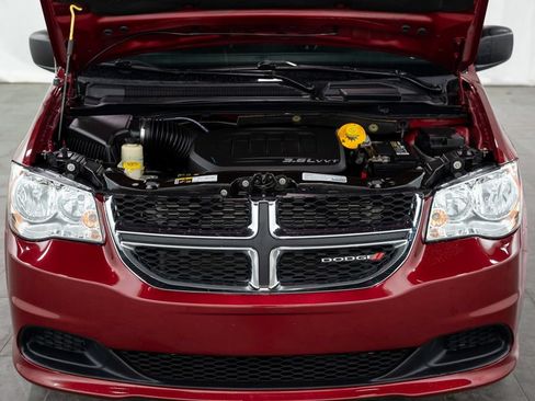Used 2014 Dodge Grand Caravan SE w/ Quick Order Package 29E SE FWD image 3
