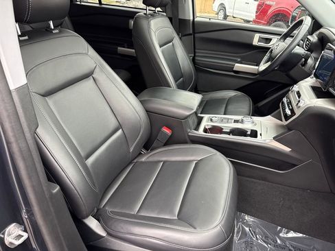 Certified 2023 Ford Explorer XLT w/ Equipment Group 202A image 9