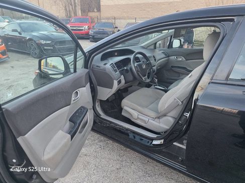 Used 2012 Honda Civic LX image 9