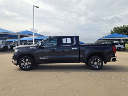 Certified 2024 GMC Sierra 1500 SLT image 4