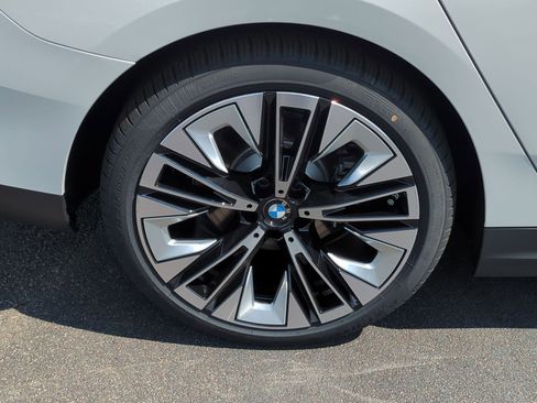 Certified 2026 BMW 530i w/ Premium Package image 12